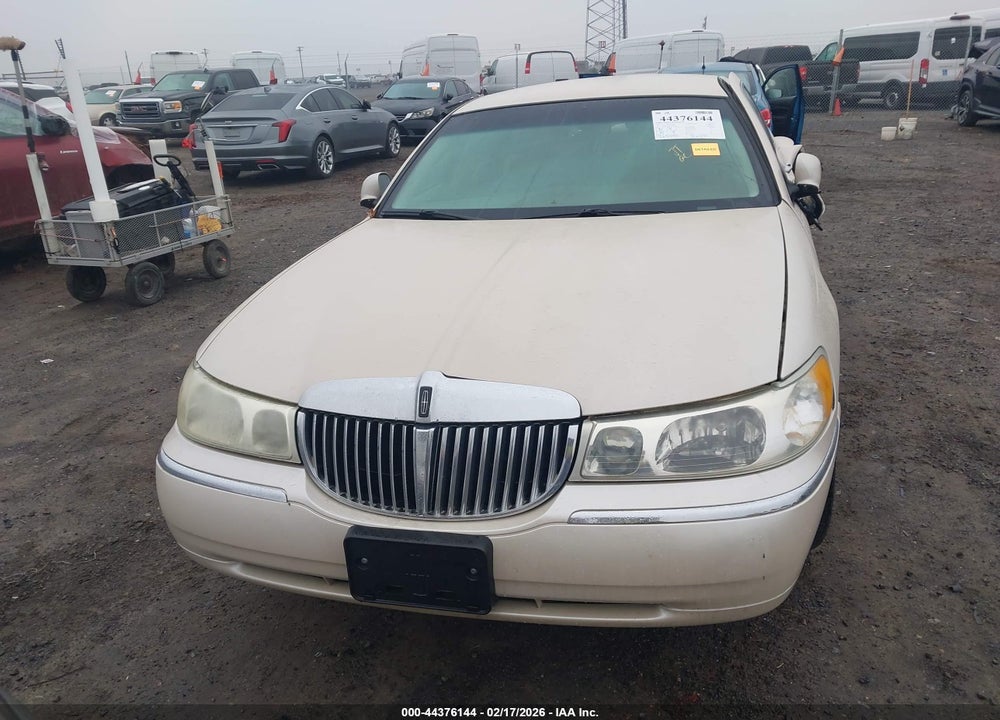 2001 LINCOLN TOWN CAR CARTIER VIN: 1LNHM83W81Y706833
