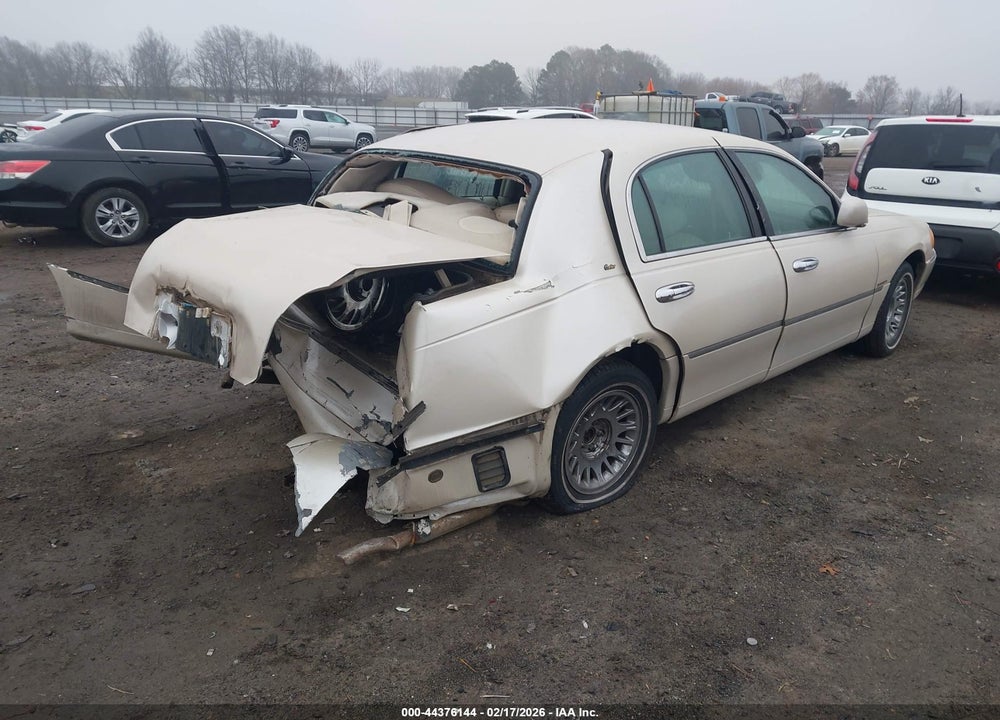 2001 LINCOLN TOWN CAR CARTIER VIN: 1LNHM83W81Y706833
