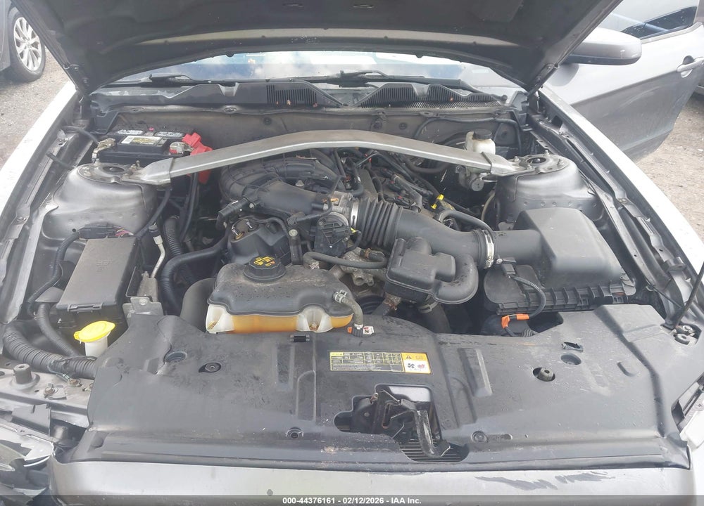 2013 FORD MUSTANG V6 PREMIUM VIN: 1ZVBP8EM8D5213914