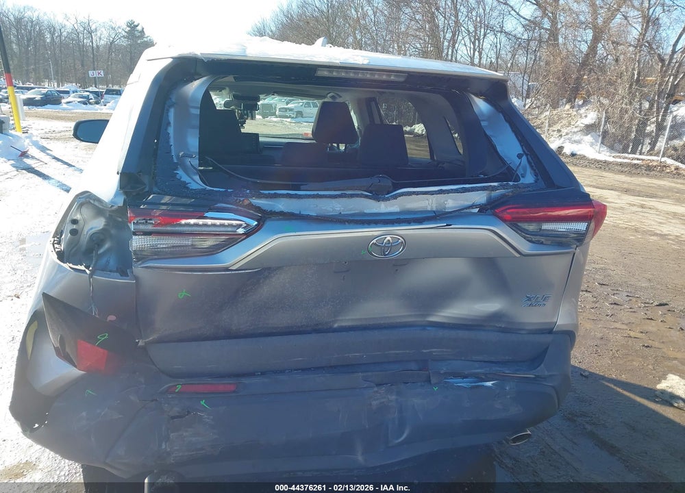 2019 TOYOTA RAV4 XLE VIN: 2T3P1RFV3KC017149