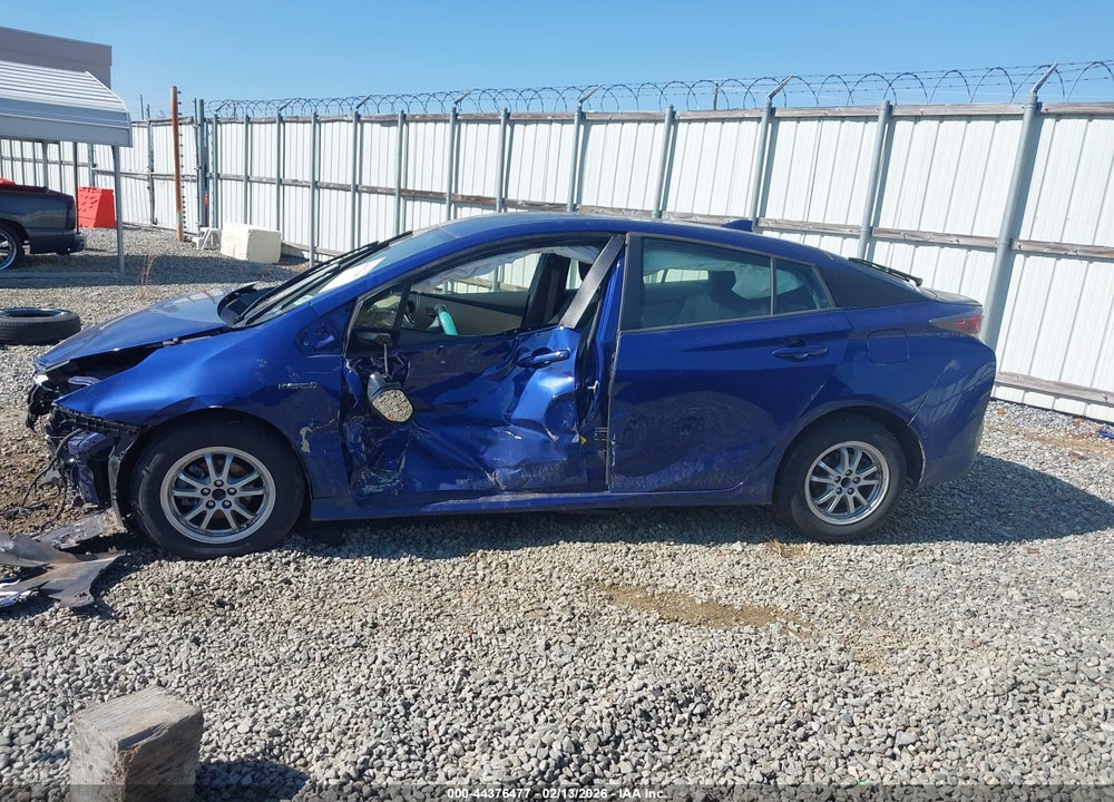 2018 TOYOTA PRIUS VIN: JTDKBRFU6J3602080