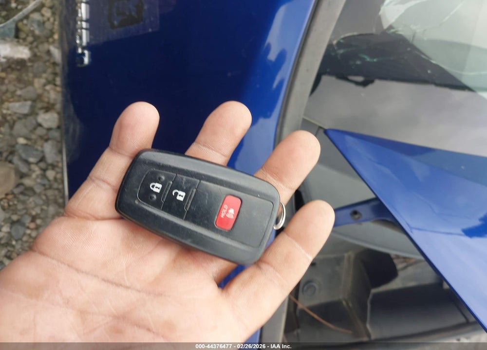 2018 TOYOTA PRIUS VIN: JTDKBRFU6J3602080