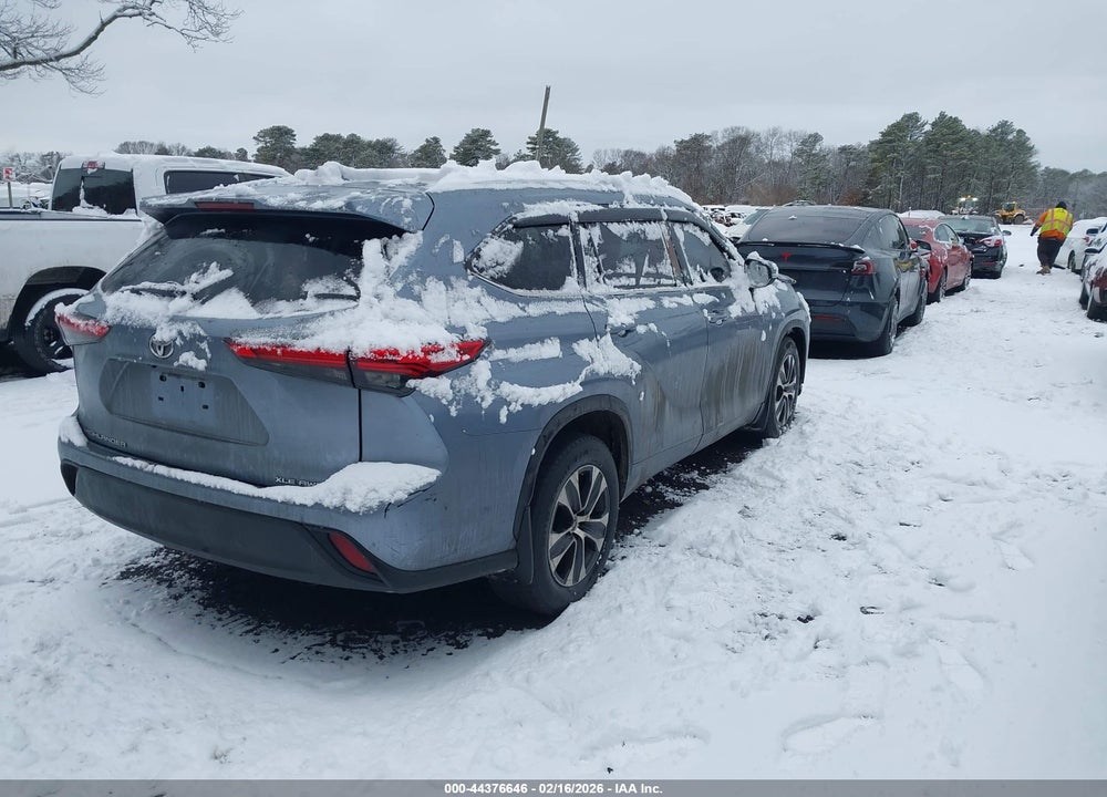 2020 TOYOTA HIGHLANDER XLE VIN: 5TDGZRBH7LS036894