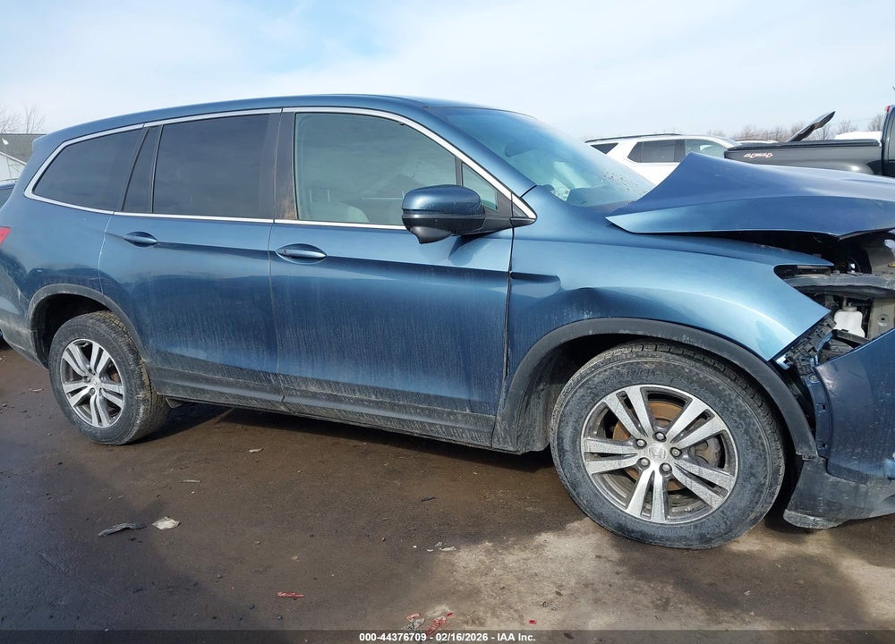 2018 HONDA PILOT EX VIN: 5FNYF6H31JB069351