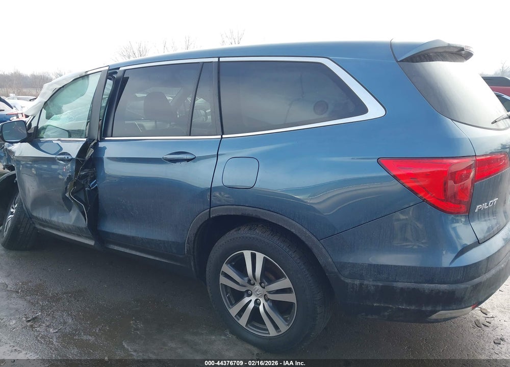 2018 HONDA PILOT EX VIN: 5FNYF6H31JB069351