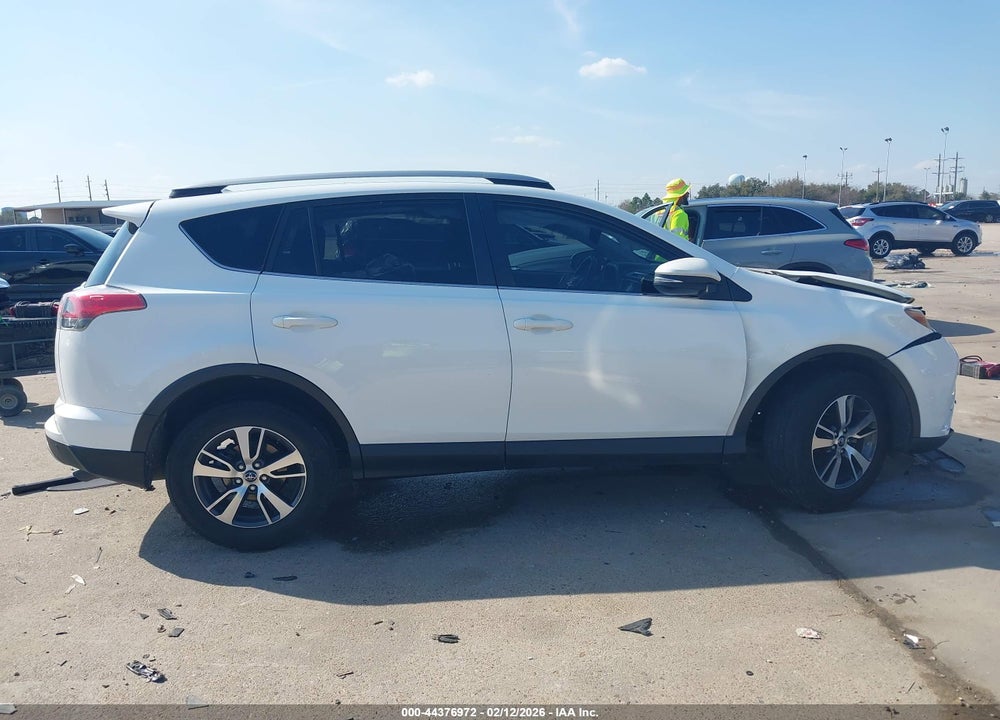2018 TOYOTA RAV4 XLE VIN: JTMWFREV1JJ207154