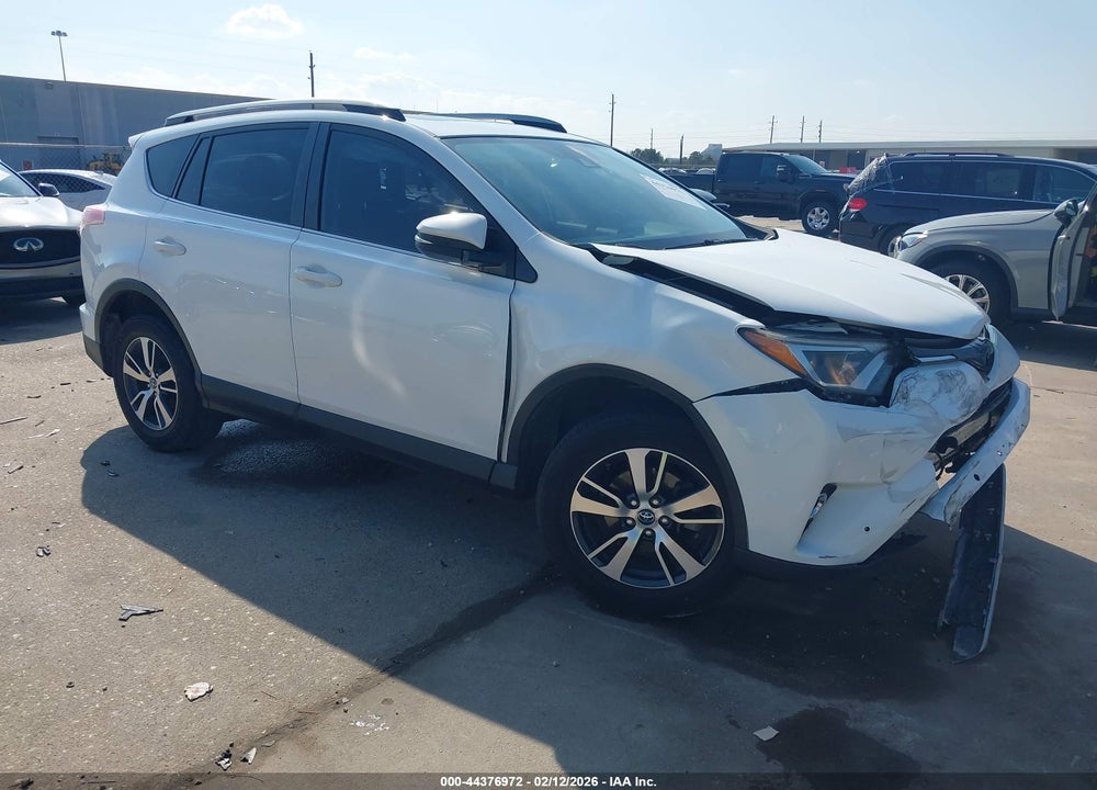 2018 TOYOTA RAV4 XLE VIN: JTMWFREV1JJ207154