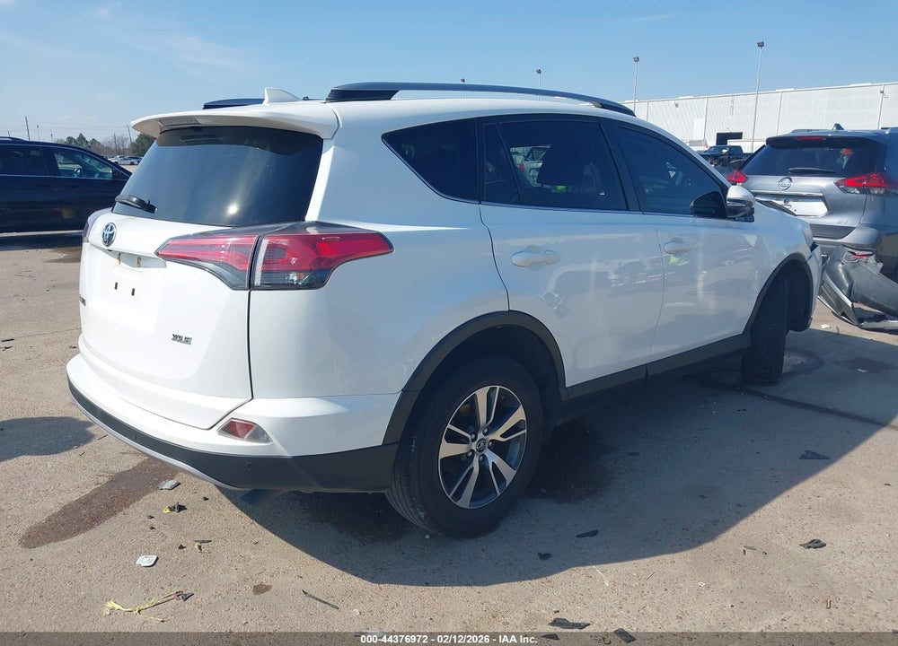 2018 TOYOTA RAV4 XLE VIN: JTMWFREV1JJ207154