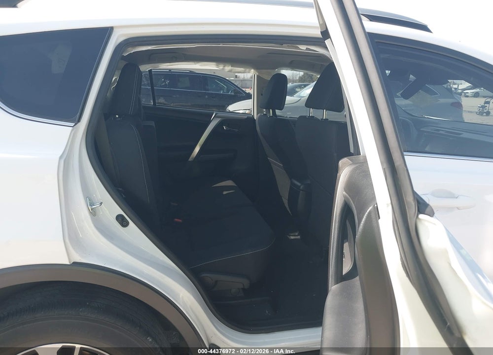 2018 TOYOTA RAV4 XLE VIN: JTMWFREV1JJ207154