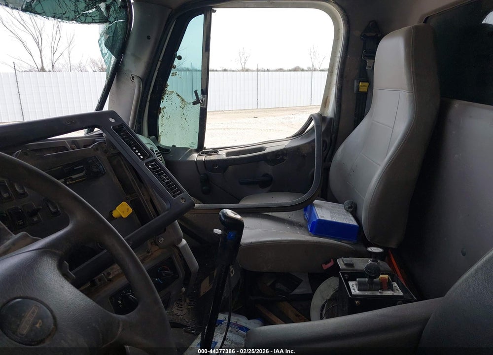 2015 FREIGHTLINER 114SD VIN: 1FVHG3DV4FHGH8835