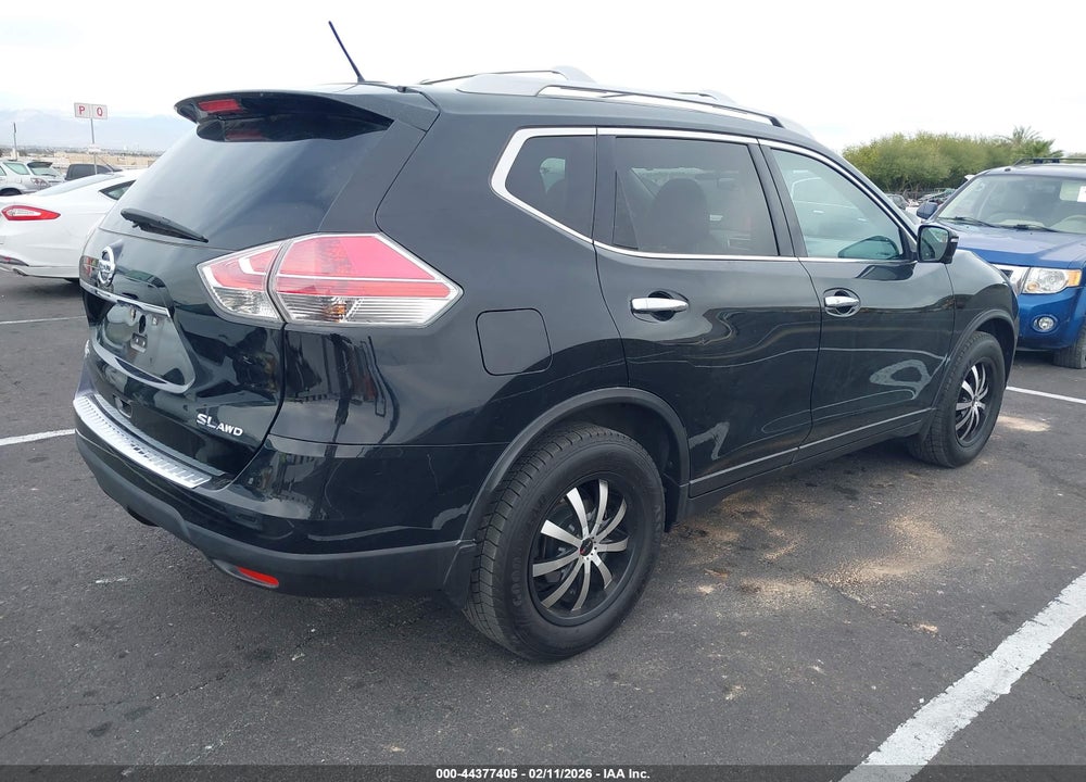2015 NISSAN ROGUE SL VIN: 5N1AT2MV2FC915500