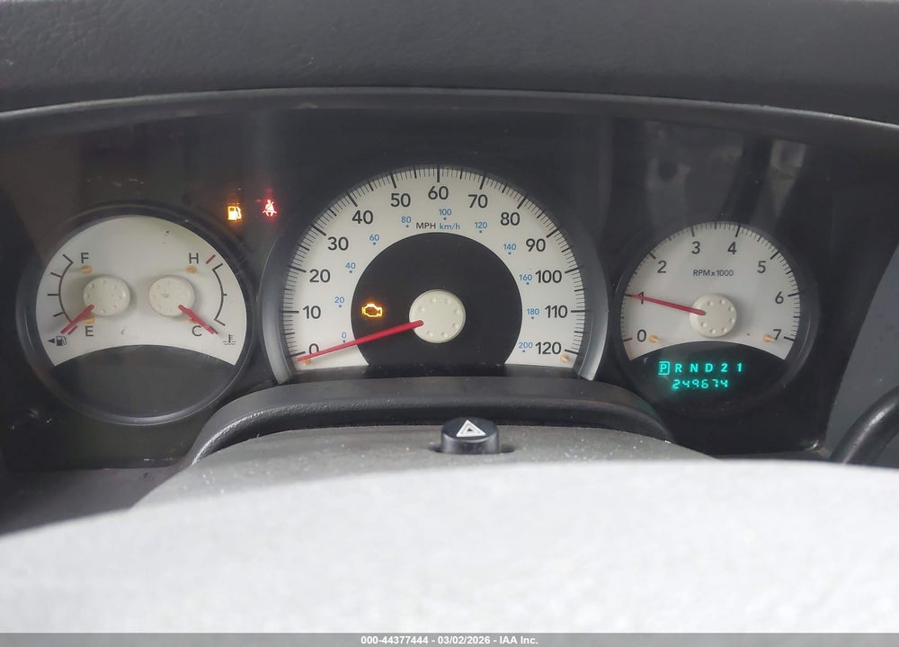 2008 DODGE DURANGO SXT VIN: 1D8HB38N58F155846