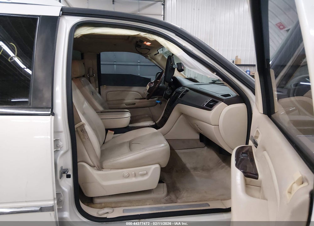 2007 CADILLAC ESCALADE STANDARD VIN: 1GYFK63897R135518