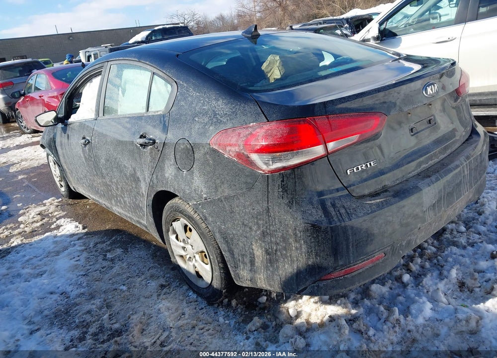 2018 KIA FORTE LX VIN: 3KPFK4A71JE280589