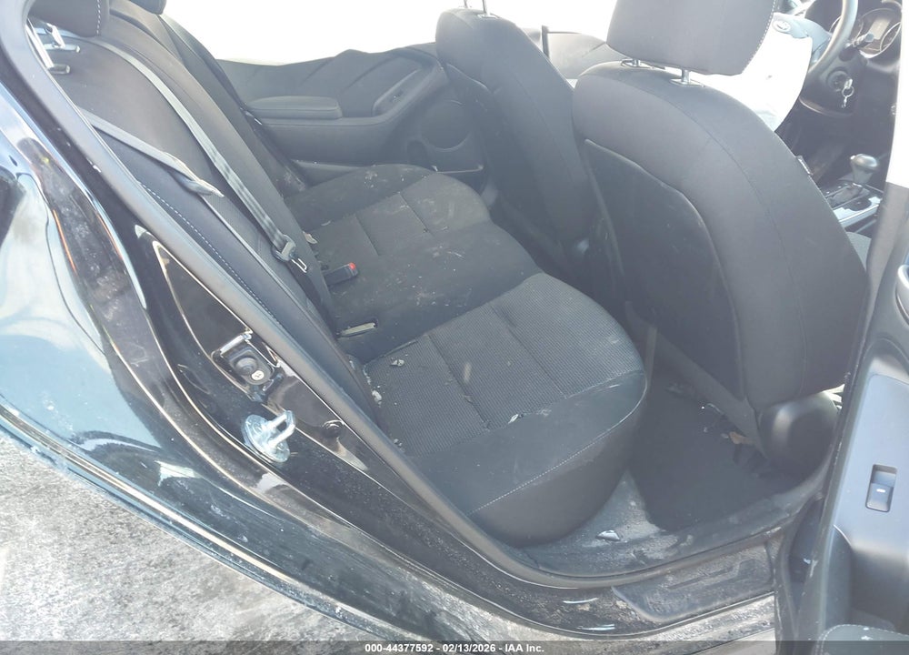 2018 KIA FORTE LX VIN: 3KPFK4A71JE280589