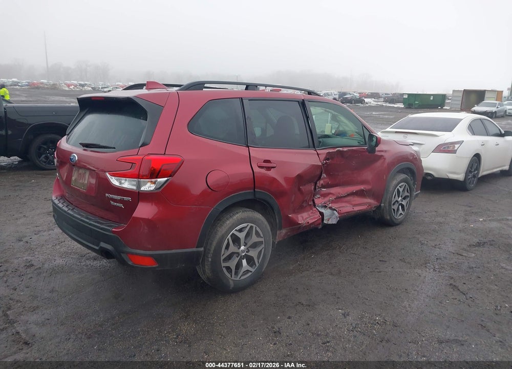 2021 SUBARU FORESTER PREMIUM VIN: JF2SKAJC3MH576868