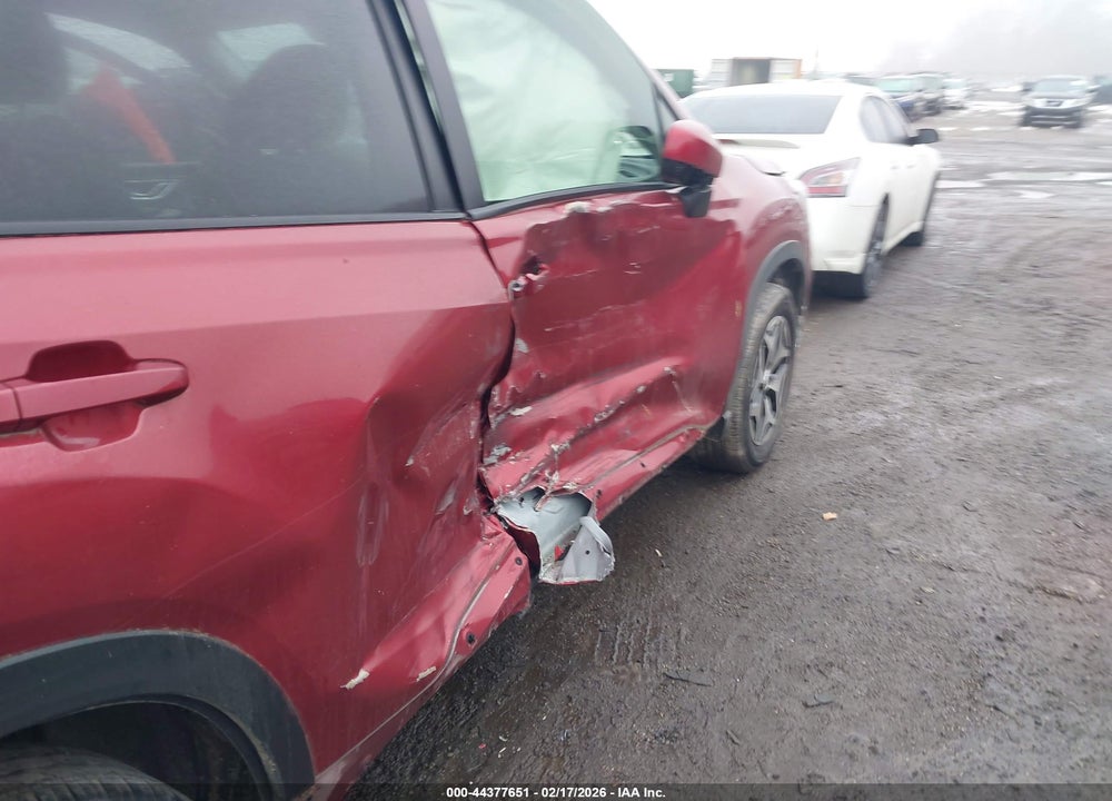 2021 SUBARU FORESTER PREMIUM VIN: JF2SKAJC3MH576868