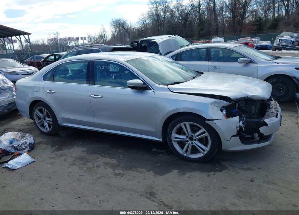2015 VOLKSWAGEN PASSAT 2.0L TDI SE VIN: 1VWBV7A38FC090286