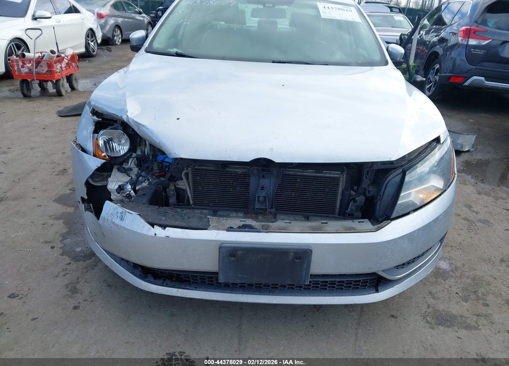 2015 VOLKSWAGEN PASSAT 2.0L TDI SE VIN: 1VWBV7A38FC090286