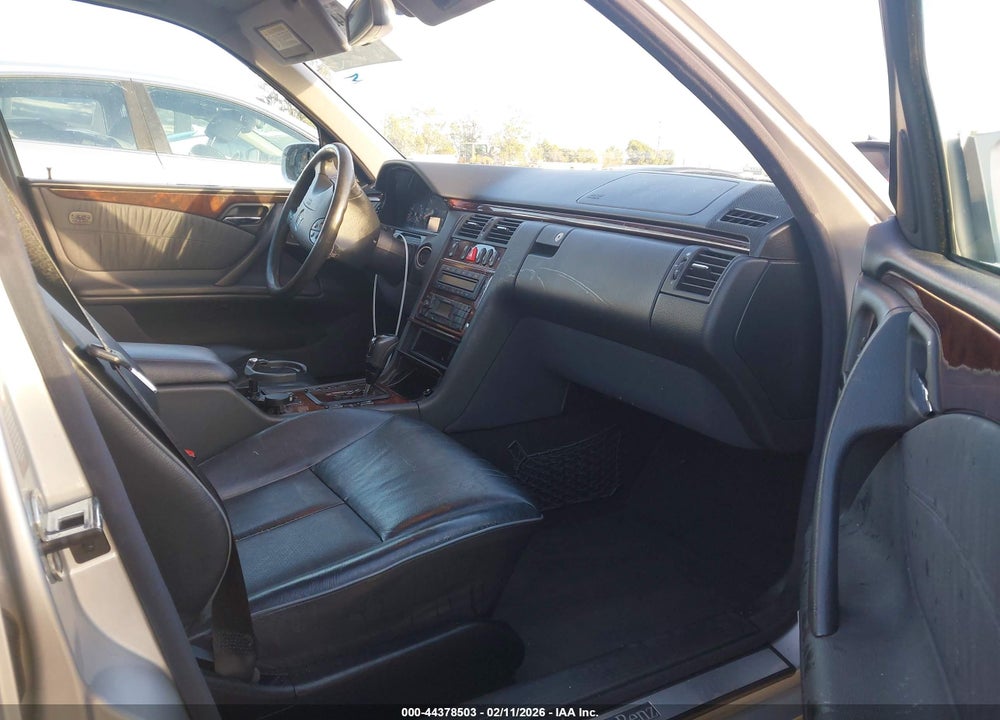 2001 MERCEDES-BENZ E 430 VIN: WDBJF70J31B238322