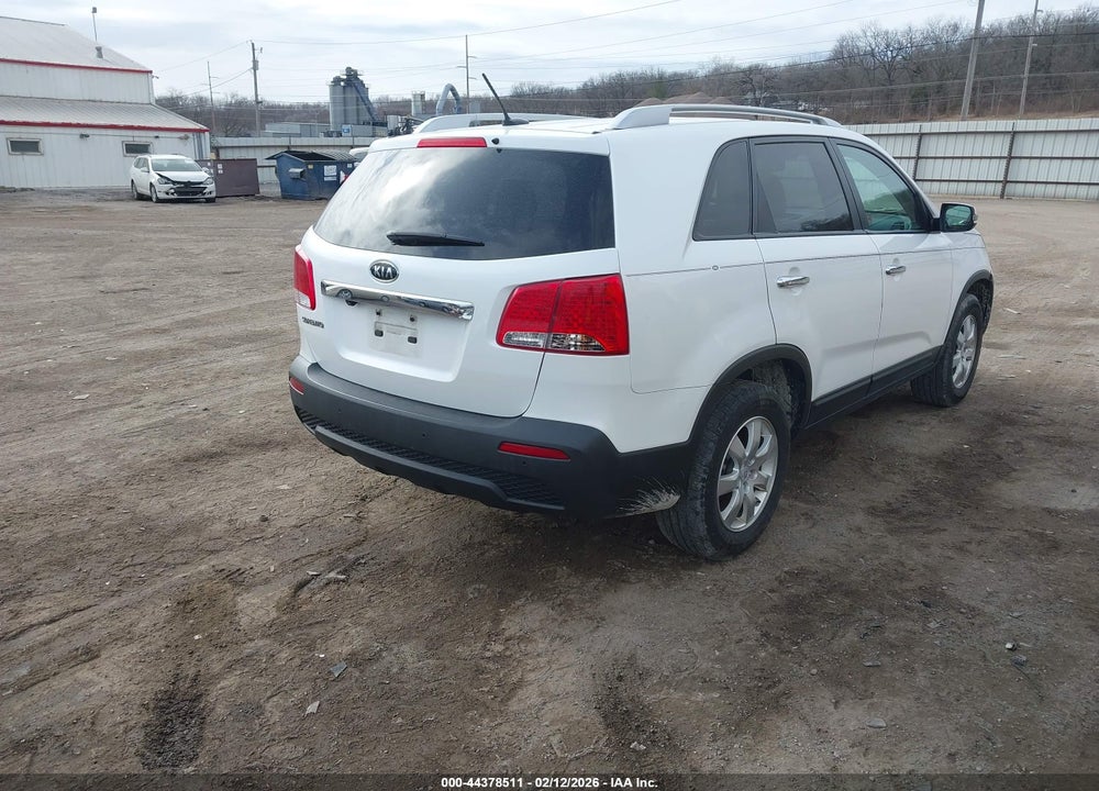 2011 KIA SORENTO LX VIN: 5XYKTCA15BG004289