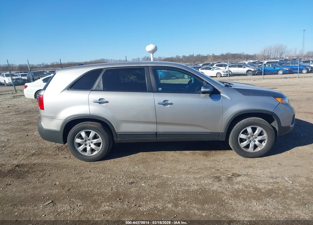 2013 KIA SORENTO LX VIN: 5XYKT3A14DG371705