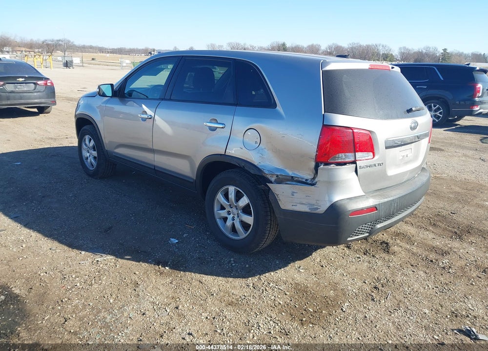 2013 KIA SORENTO LX VIN: 5XYKT3A14DG371705