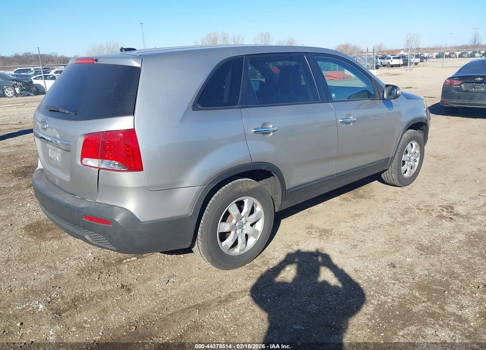 2013 KIA SORENTO LX VIN: 5XYKT3A14DG371705