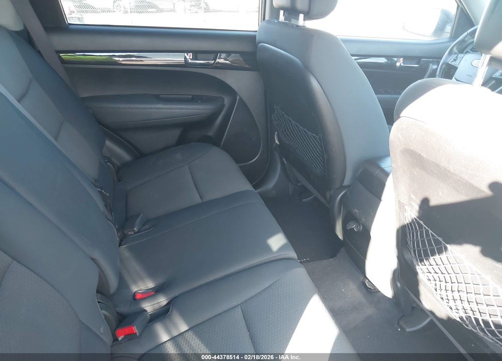 2013 KIA SORENTO LX VIN: 5XYKT3A14DG371705