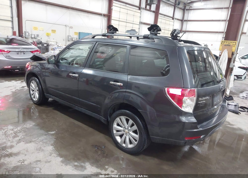 2011 SUBARU FORESTER 2.5X PREMIUM VIN: JF2SHADC1BH730310
