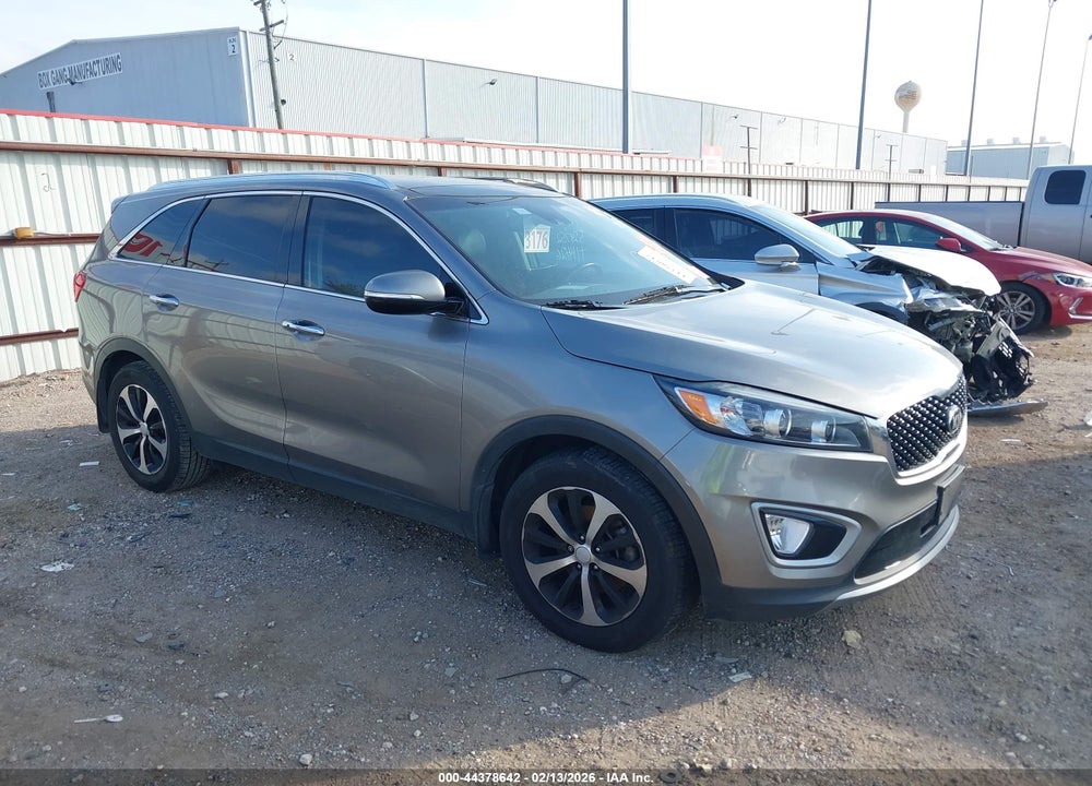 2018 KIA SORENTO 2.0T EX VIN: 5XYPH4A18JG404570