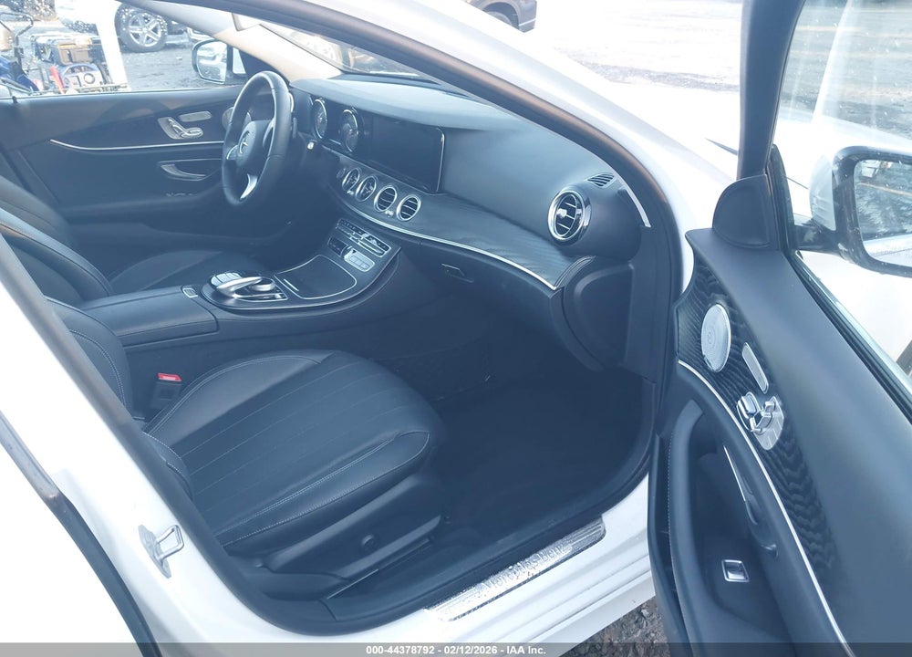 2018 MERCEDES-BENZ E 300 4MATIC VIN: WDDZF4KB8JA393341