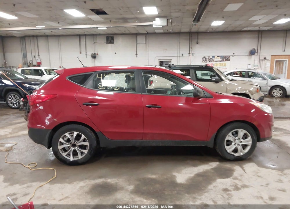 2011 HYUNDAI TUCSON GL VIN: KM8JT3AB9BU218295
