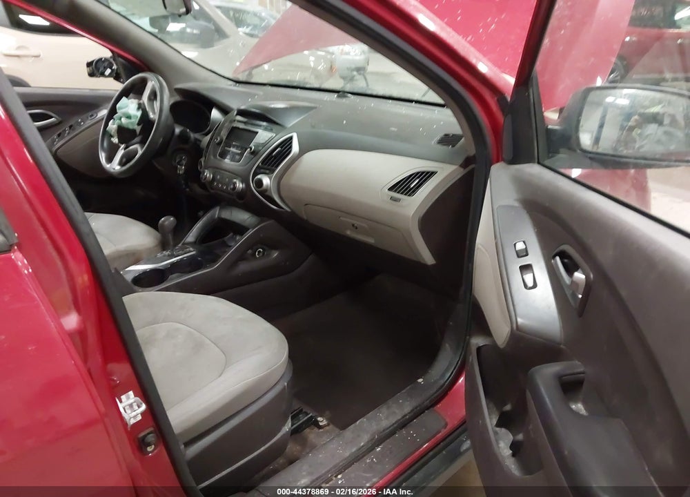 2011 HYUNDAI TUCSON GL VIN: KM8JT3AB9BU218295