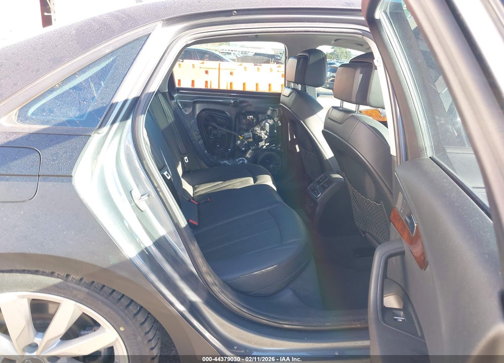2017 AUDI A4 2.0T PREMIUM VIN: WAUANAF4XHN039342