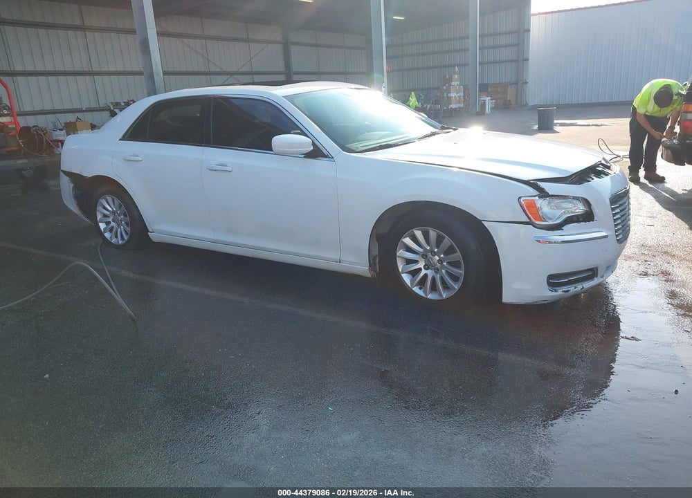 2014 CHRYSLER 300 VIN: 2C3CCAAG8EH119704