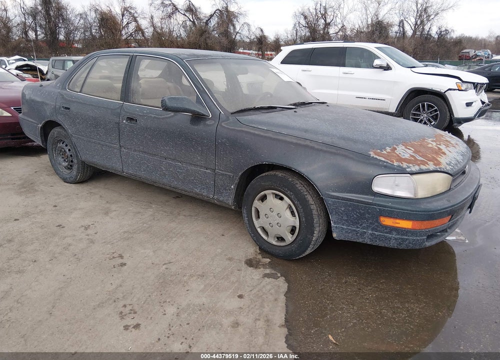 1994 TOYOTA CAMRY LE VIN: 4T1SK12E3RU857075