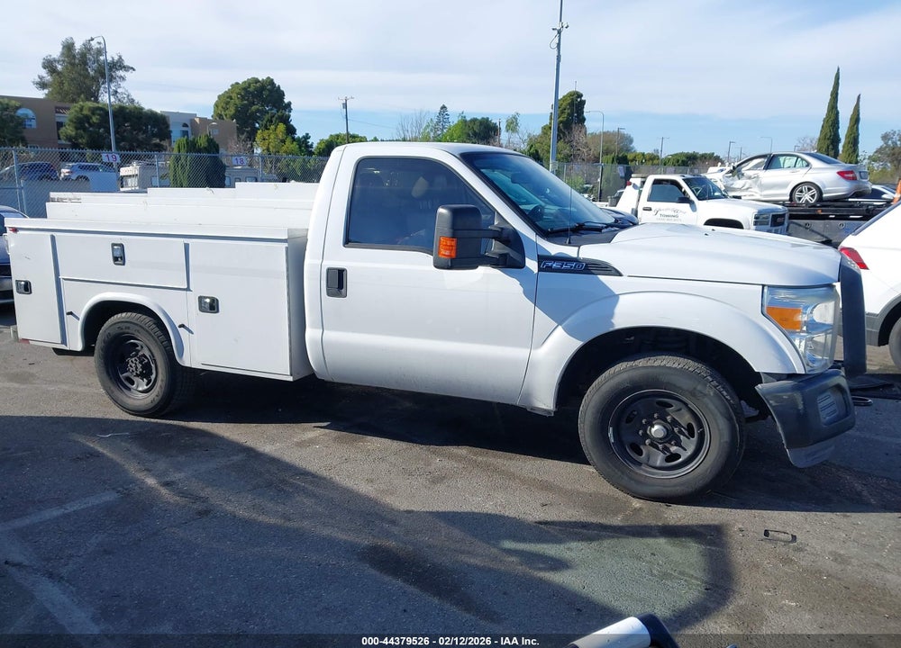 2016 FORD F-350 XL VIN: 1FDBF3A65GEB98157