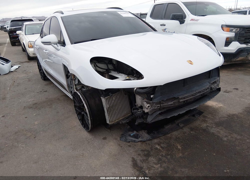 2018 PORSCHE MACAN GTS VIN: WP1AG2A58JLB60311