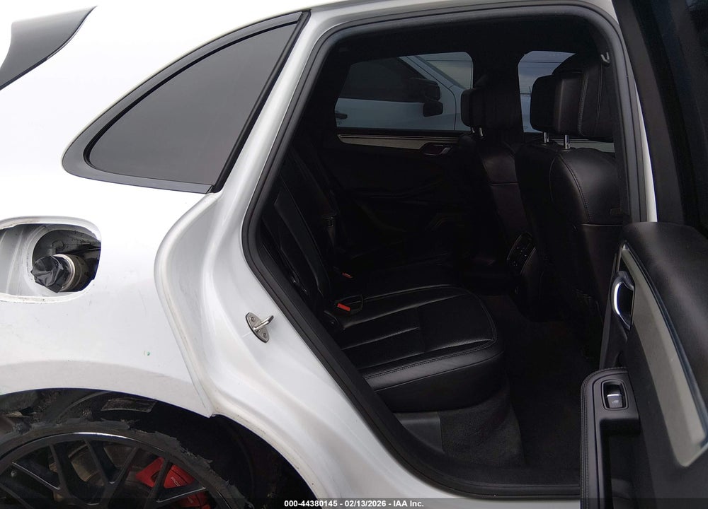 2018 PORSCHE MACAN GTS VIN: WP1AG2A58JLB60311