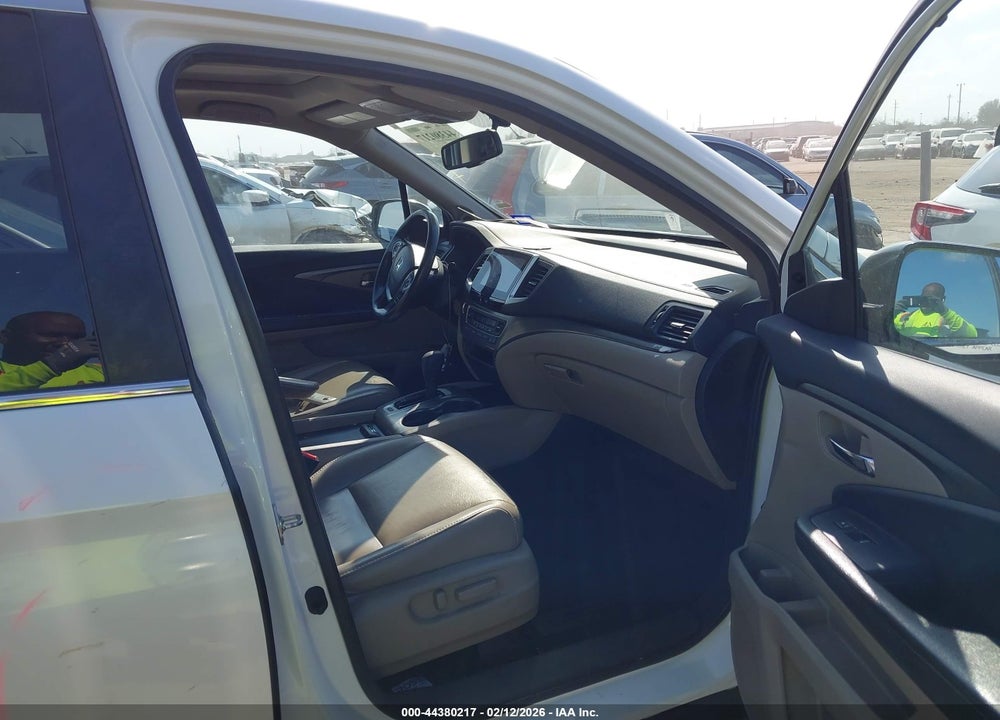2017 HONDA PILOT EX-L VIN: 5FNYF5H51HB009625