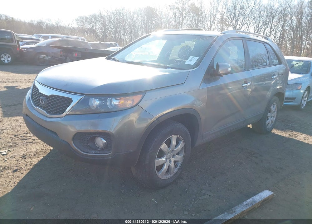 2013 KIA SORENTO LX VIN: 5XYKT3A63DG417911