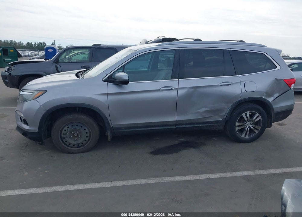 2018 HONDA PILOT EX VIN: 5FNYF5H38JB012817