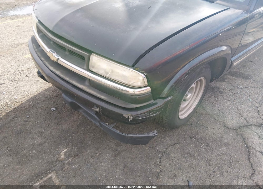 2001 CHEVROLET S-10 LS VIN: 1GCCS195218145782