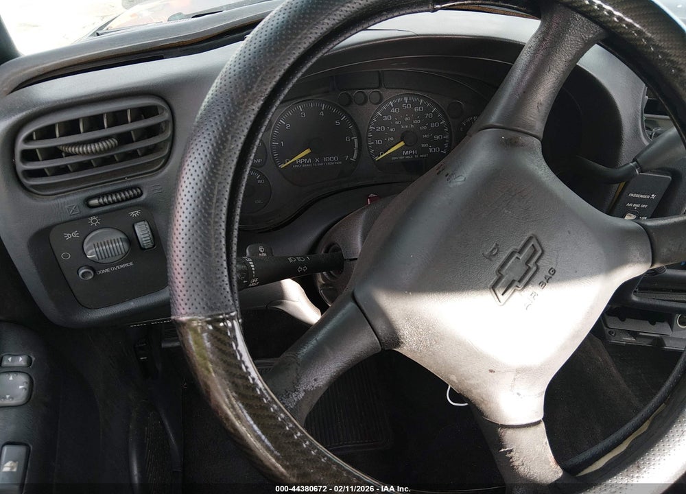 2001 CHEVROLET S-10 LS VIN: 1GCCS195218145782