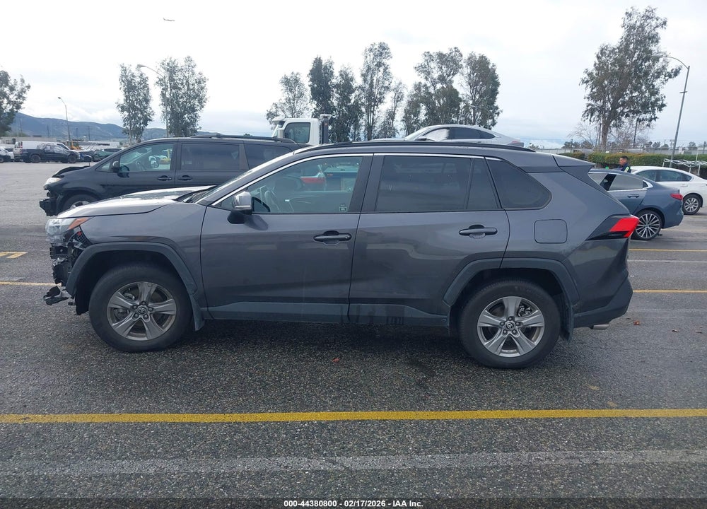 2024 TOYOTA RAV4 XLE VIN: 2T3W1RFV9RW348905