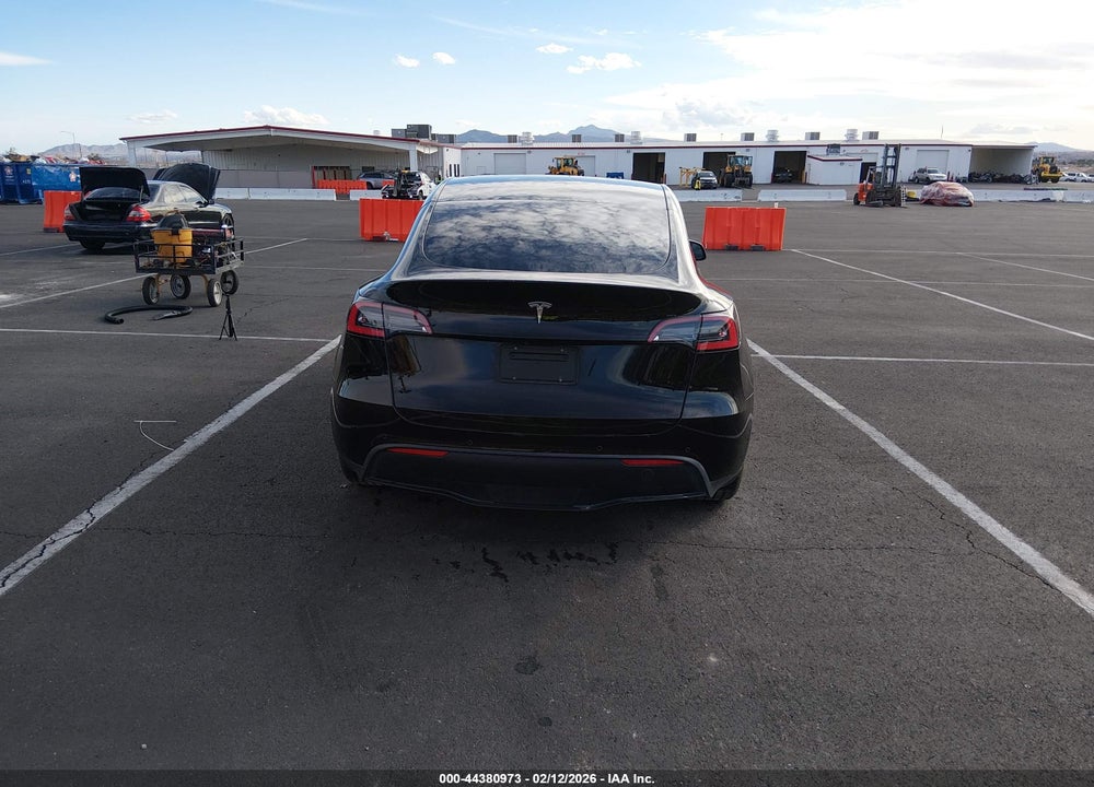 2021 TESLA MODEL Y STANDARD RANGE REAR-WHEEL DRIVE VIN: 5YJYGDED3MF126216