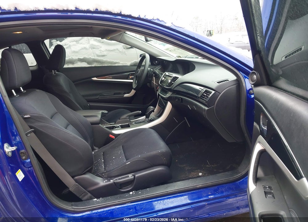 2015 HONDA ACCORD EX VIN: 1HGCT1B71FA011968