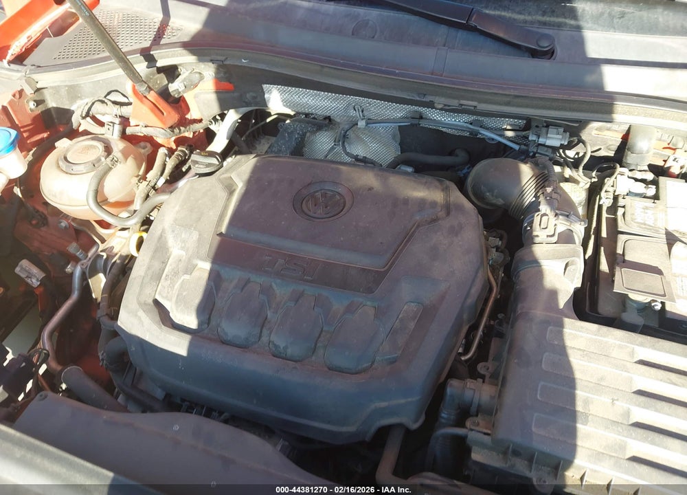 2018 VOLKSWAGEN TIGUAN VIN: 3VV2B7AX5JM184813