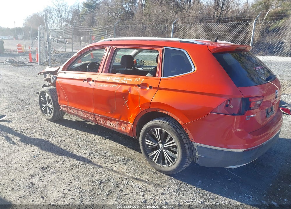 2018 VOLKSWAGEN TIGUAN VIN: 3VV2B7AX5JM184813